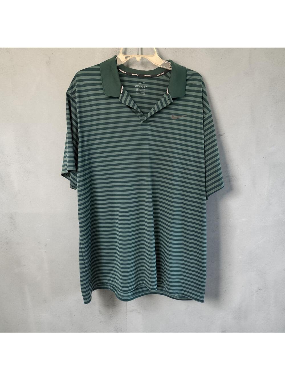 Nike Golf  Standard Fit Dry Fit Men's Short Sleeved Shirt - Size XXL